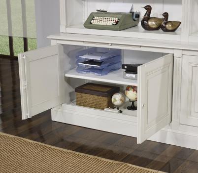 Biblioteca de 2 cuerpos y 4 puertas fabricada en madera cerezo macizo estilo Directorio con escalera acabado Gris Perle y Marfil