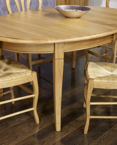 Mesa de comedor ovalada fabricada en madera de roble macizo al estilo Louis Philippe 160x120 + 2 extensión 40cm