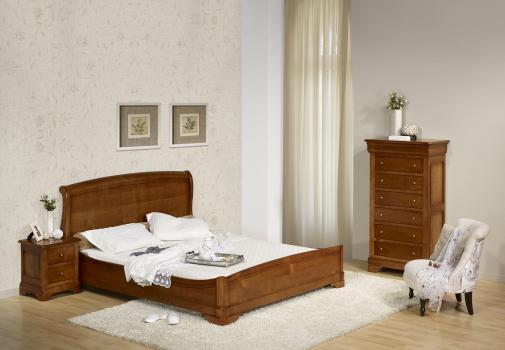 Cama Leila fabricada en madera de cerezo maciza en estilo Louis Philippe 160x200