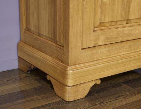 Aparador fabricado en madera de roble macizo al estilo Louis Philippe 