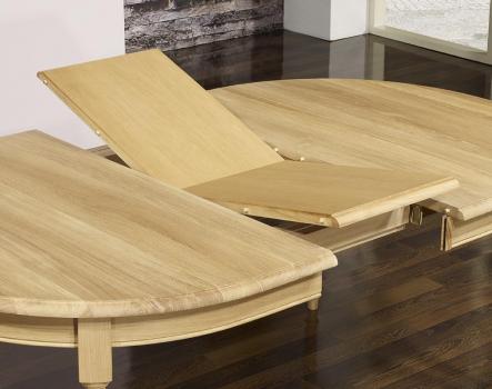Mesa de comedor ovalada Lamberto fabricada en madera de roble macizo  al estilo Luis XVI