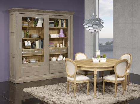 Mesa de comedor ovalada Lamberto fabricada en madera de roble macizo  al estilo Luis XVI