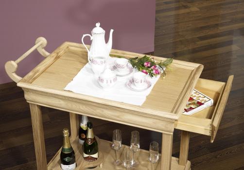 Mesa de servir con ruedas fabricada en madera de roble macizo estilo Louis Philippe con 1 cajón