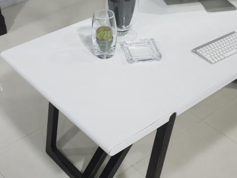 Escritorio fabricado en madera de cerezo macizo con marco Negro estilo contemporáneo efecto envejecido, Meseta MARFIL