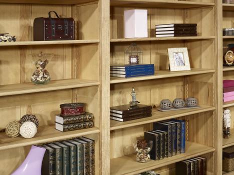 Estantería Librería Simón fabricada en madera de roble macizo al estilo de Louis Philippe 