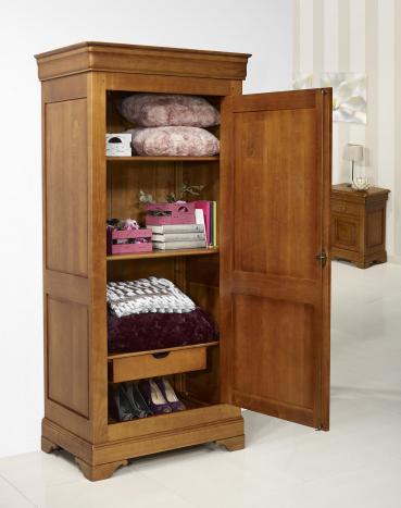 Armario Salomé fabricado en madera de cerezo macizo en estilo Louis Philippe