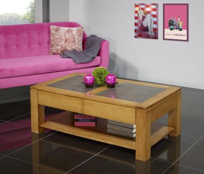 Mesa de centro con aplicación de cerámica fabricada en madera de roble macizo en Línea Contemporánea