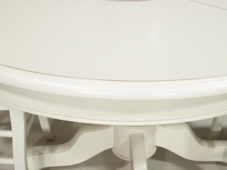 Mesa de comedor redonda pata central fabricada en madera de cerezo macizo al estilo Louis Philippe diámetro 120cm + 2 extensiones de 40cm acabado Marfil
