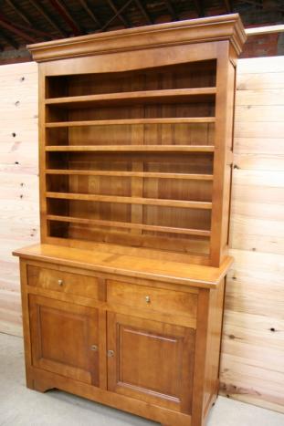 Armario aparador para loza de 2 puertas fabricado en madera de cerezo macizo en estilo rustico