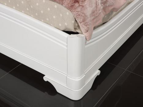 Léa Solid Cherrywood Louis Philippe style Bed