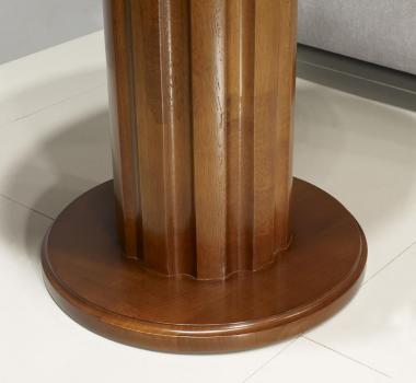 Pedestal Anne-Sophie fabricado en madera maciza de cerezo estilo contemporáneo