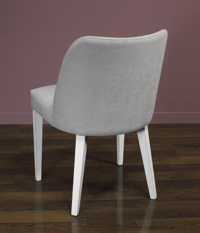 Silla Eduardo, asiento y respaldo tapizados, patas  fabricadas en madera maciza de Fresno estilo contemporáneo
