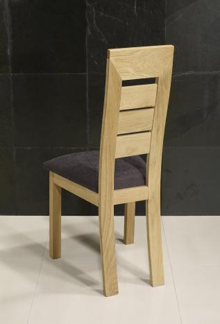 Silla Mathis fabricada en madera de roble macizo línea contemporánea