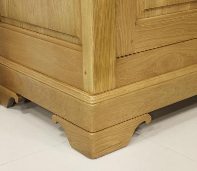 Armario Pablo de 1 puerta fabricado en madera de roble macizo en estilo Louis Philippe