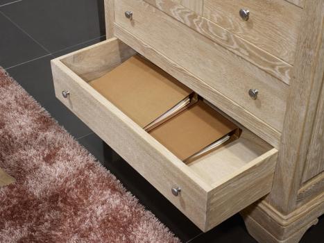Secretaria estilo francés fabricada en madera maciza de Roble estilo Louis Philippe acabado en roble cepillado blanqueado 
