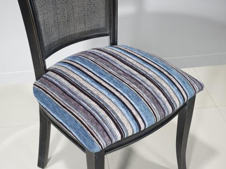Silla Marc fabricada en madera de roble macizo estilo Louis Philippe acabado Carbón vegetal