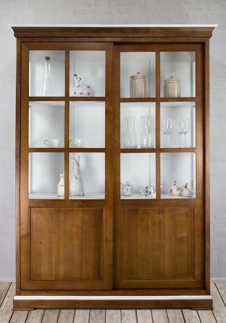 Armario vitrina puertas corredizas fabricado en madera de Cerezo macizo estilo Directoire 