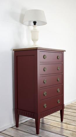 Cómoda Judith con 5 cajones fabricada en madera de cerezo macizo en estilo Directoire