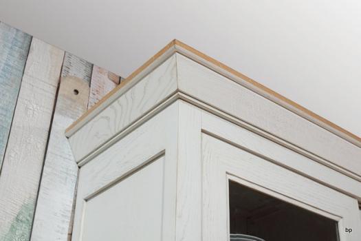 Armario vitrina Herminio con 3 puertas fabricado en madera de Roble macizo estilo Directorio puertas correderas