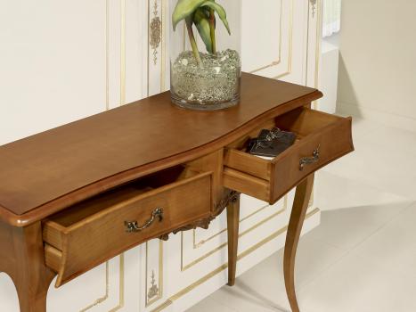 Consola Anne-Luce fabricada en madera de cerezo macizo estilo Louis XV