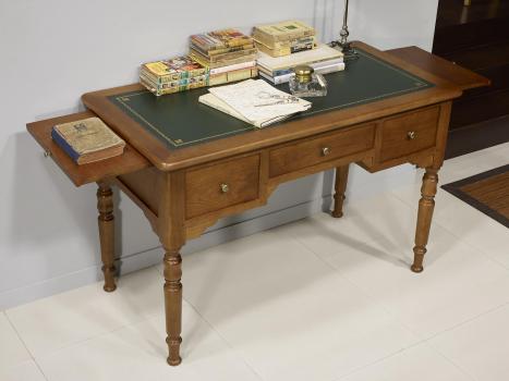 Escritorio Tomás  fabricado en madera de  roble macizo al estilo Louis Philippe