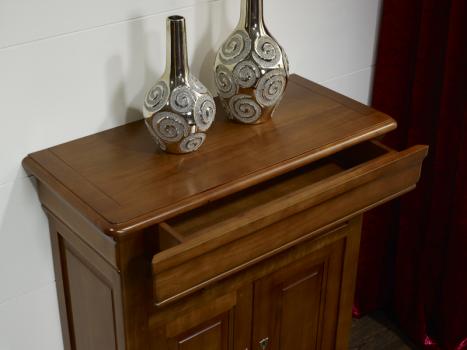 Aparador fabricado en madera de cerezo macizo al estilo Louis Philippe 