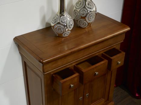 Aparador fabricado en madera de cerezo macizo al estilo Louis Philippe 