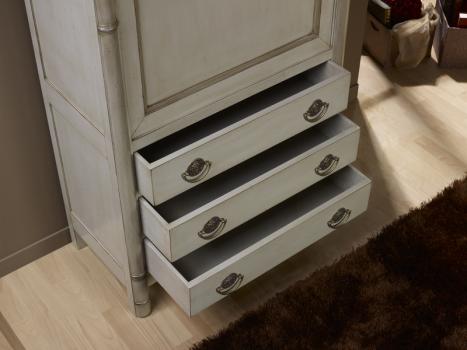 Secretaria estilo francés Imperio Margot fabricada en madera de cerezo macizo lacado pátina gris envejecida