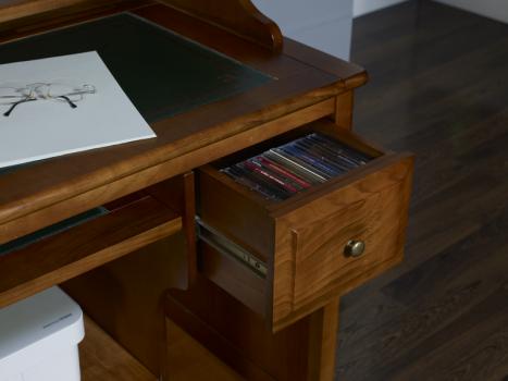 Escritorio Informático Malorie fabicado en madera de cerezo en estilo Louis Philippe