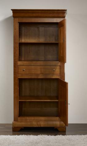 Armario Susana fabricado en madera de cerezo macizo estilo Louis Philippe