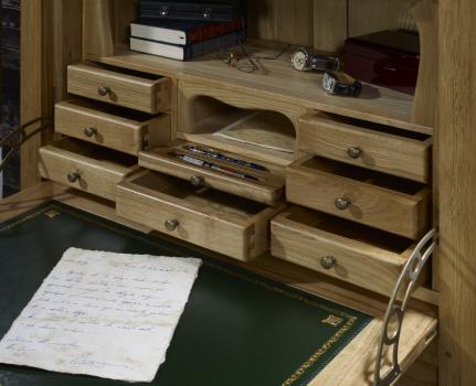 Secretaria estilo francés fabricada en madera de roble macizo estilo Louis Philippe