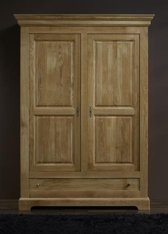 Armario Gabriel 2 puertas fabricado en madera de roble macizo estilo Louis Philippe 