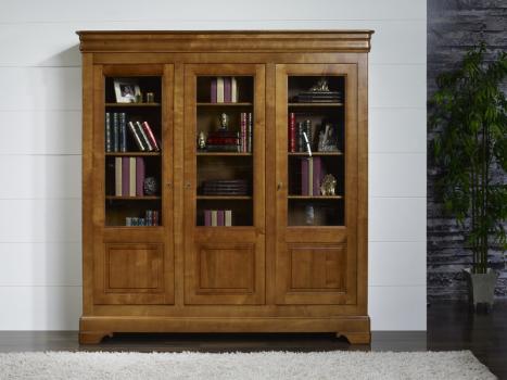 Biblioteca Flora de 3 puertas fabricada en madera de cerezo macizo estilo Louis Philippe