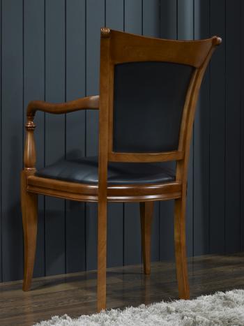 Sillón Paulina fabricado en madera de cerezo macizo de estilo Louis Philippe