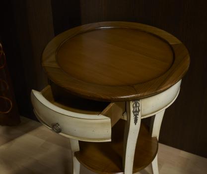 Recibidor Adèle fabricado en madera de cerezo macizo en estilo Directoire