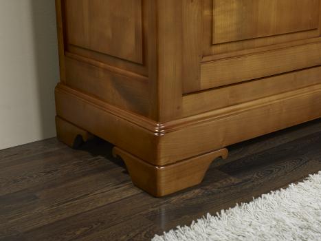 Aparador Salome de 2 puertas fabricado en madera de cerezo macizo al estilo Louis Philippe