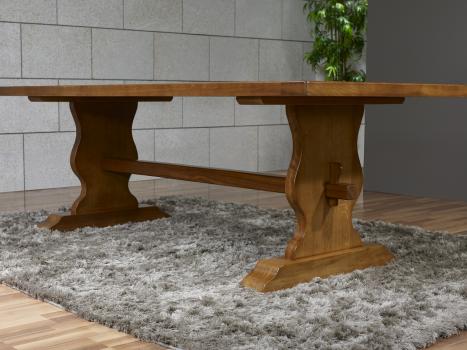 Mesa de comedor rectangular Valdo 220x100 fabricada en madera de Roble macizo estilo Monasterio acabado roble medio