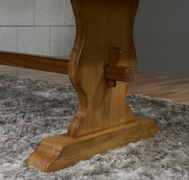 Mesa de comedor rectangular Valdo 220x100 fabricada en madera de Roble macizo estilo Monasterio acabado roble medio