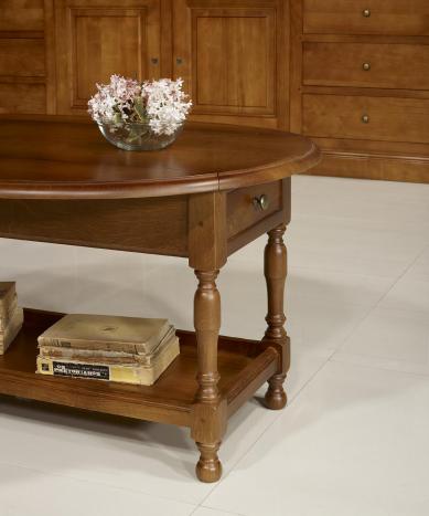 Mesa de centro Victor con alas abatibles fabricada en madera de roble macizo en estilo Louis Philippe 