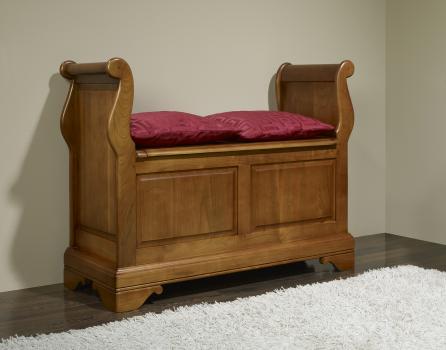 Banco Baúl Sonia fabricado en madera de cerezo macizo al estilo Louis Philippe