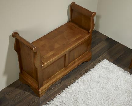 Banco Baúl Sonia fabricado en madera de cerezo macizo al estilo Louis Philippe