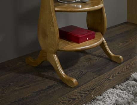 Pedestal ovalado Nicolas fabricado en madera de roble macizo estilo Louis Philippe