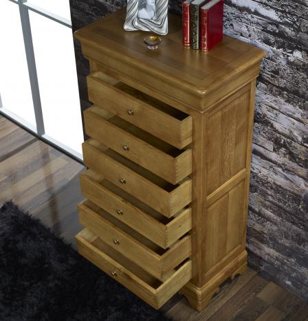 Cajonera Mateus fabricada en madera maciza de roble al estilo Louis Philippe 