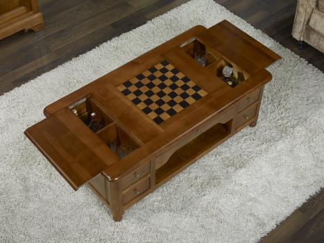 Mesa de centro con juego de ajedrez fabricada en madera de cerezo macizo en estilo Louis Philippe