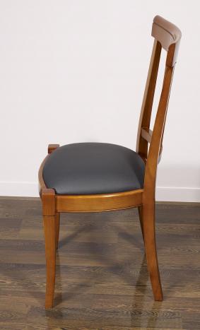 Silla Lou fabricada en madera de cerezo macizo de estilo Louis Philippe