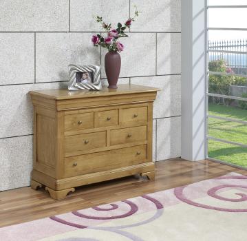 Cómoda Ludovic fabricada en madera maciza de roble en estilo Louis Philippe 