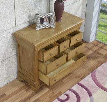 Cómoda Ludovic fabricada en madera maciza de roble en estilo Louis Philippe 