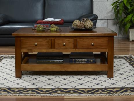 Mesa de centro Emilia fabricada en madera de cerezo macizo en estilo Rústico