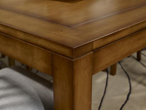 Mesa de comedor cuadrada fabricada en madera de roble macizo 140x140 estilo contemporáneo acabado Roble dorado