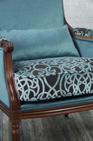 Sillón de estilo Luis XVI fabricado en madera maciza de Haya